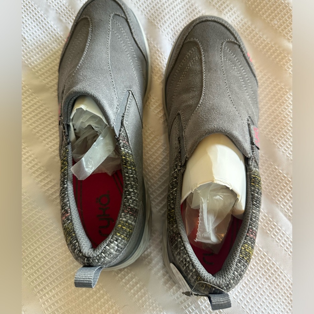 NWOT Ryka Vos Slip On Sneaker